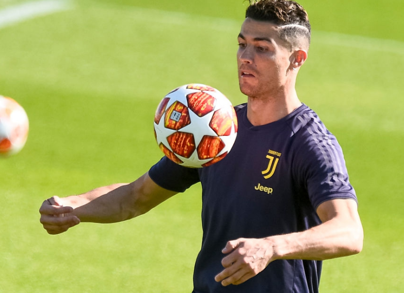 尤文图斯训练开放日，今晚止住颓势引欢呼，欧冠在即，球探报告显示潜力(关于拉齐奥与尤文图斯比赛最新消息)