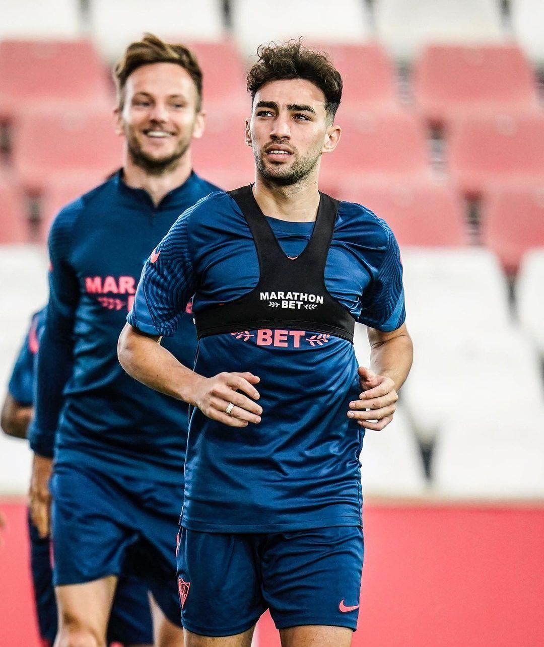 jiuyou官网入口-包含今夜突围战来临，新疆广汇围绕西甲调整名单，悬念犹存，身体对抗强度拉满的词条